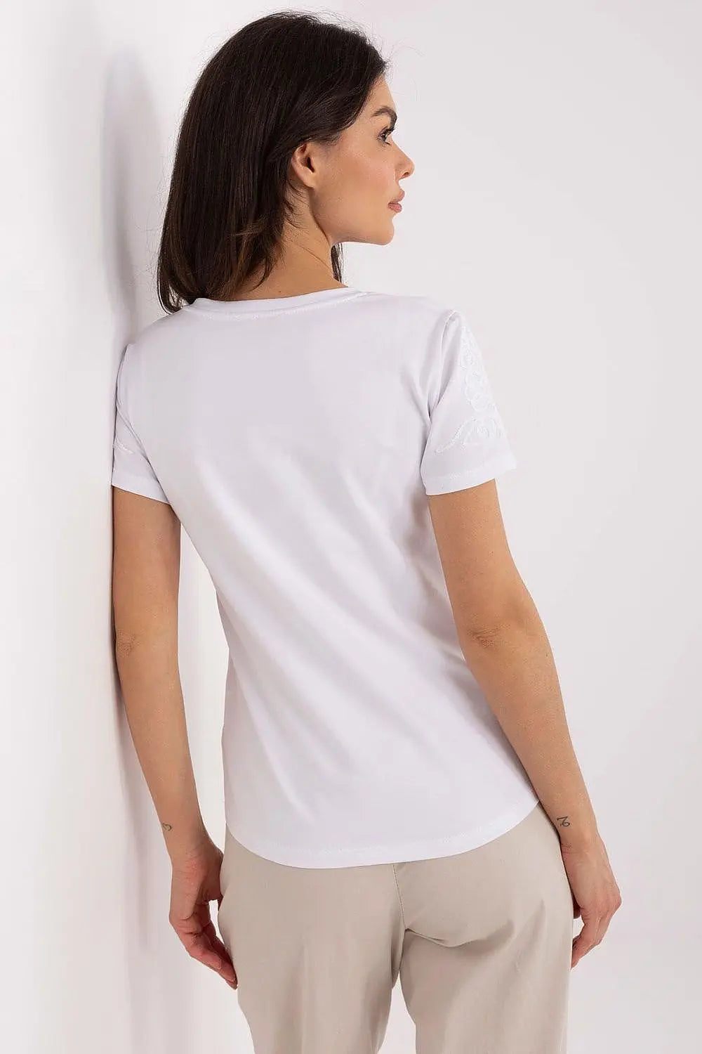  T-shirt model 210662 Relevance 
