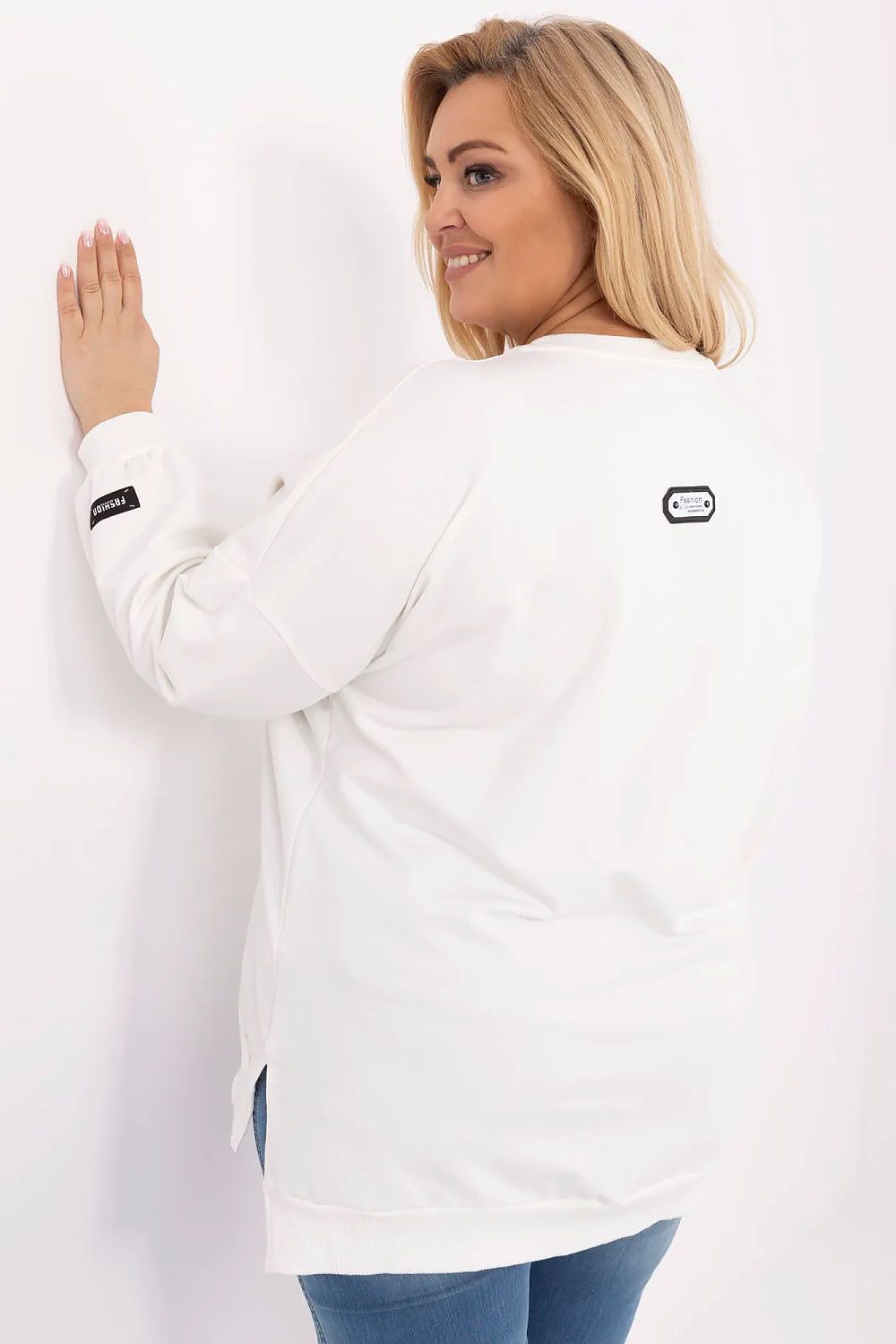  Sweatshirt model 211733 Relevance 