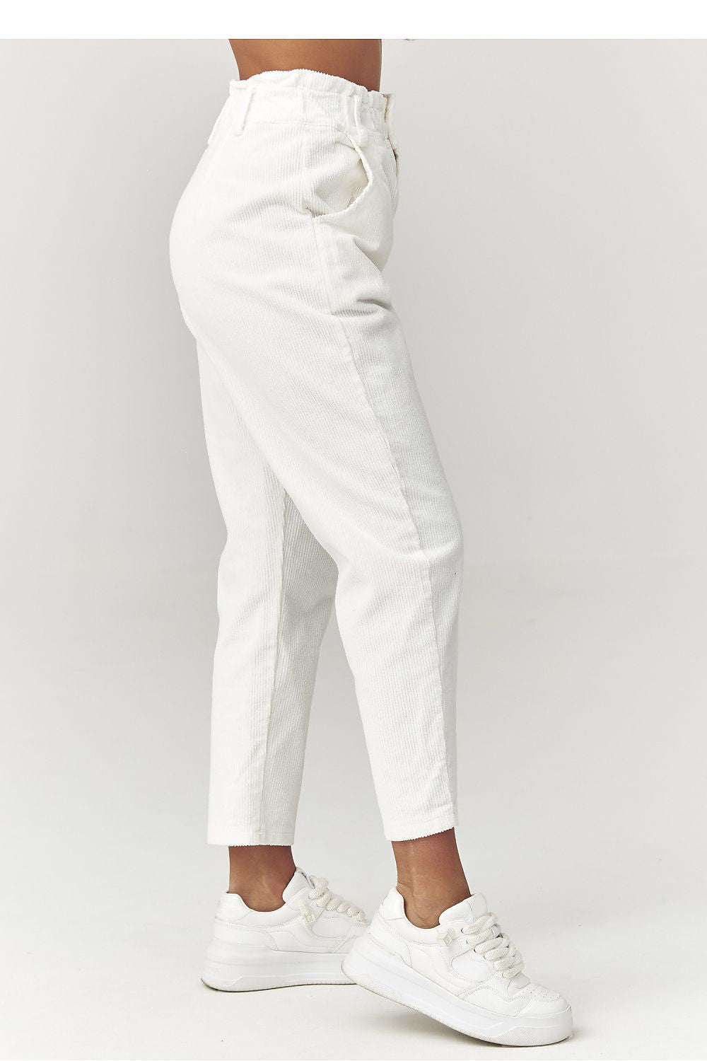  Pantalon femme model 223242 Makadamia 