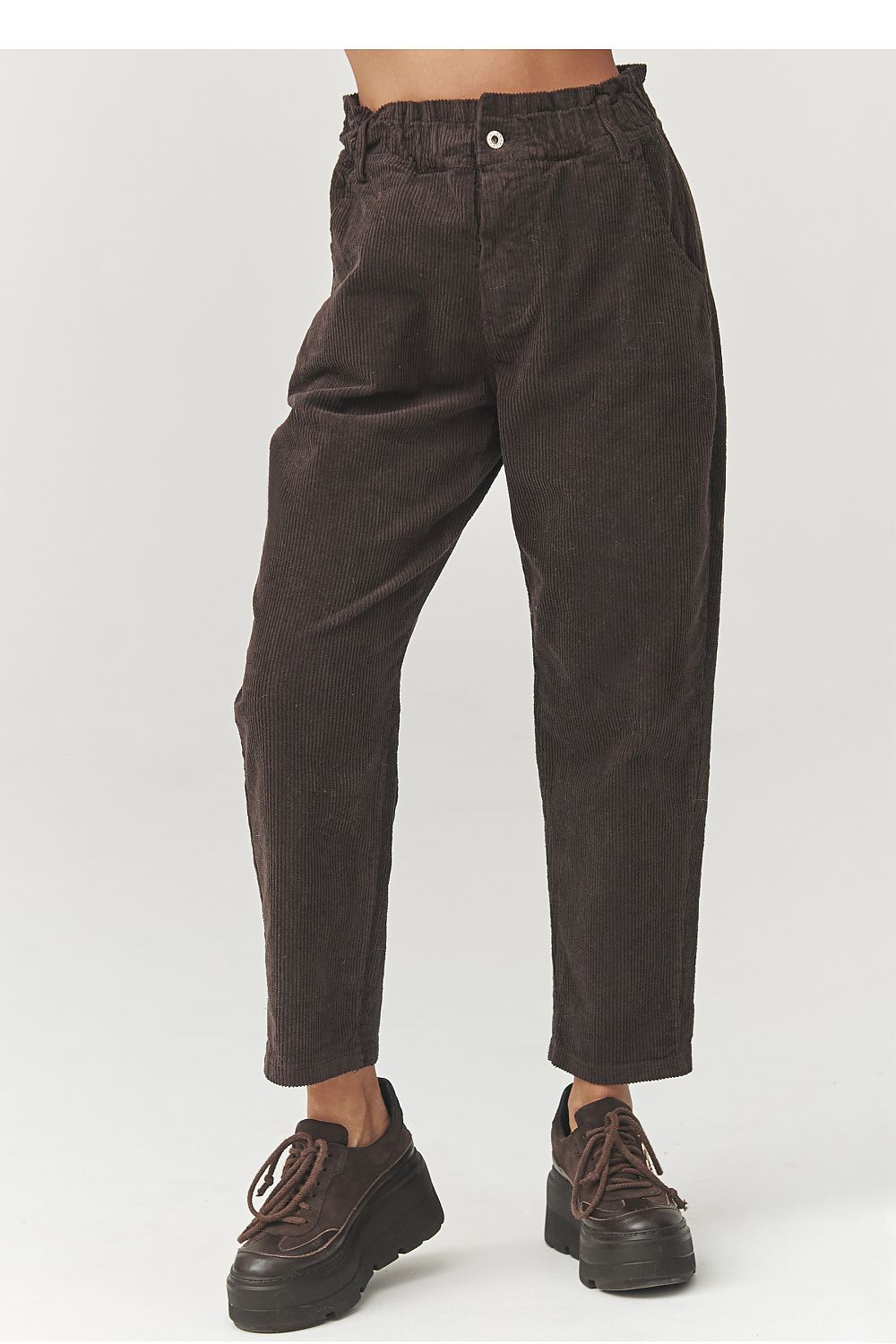  Pantalon femme model 223243 Makadamia 