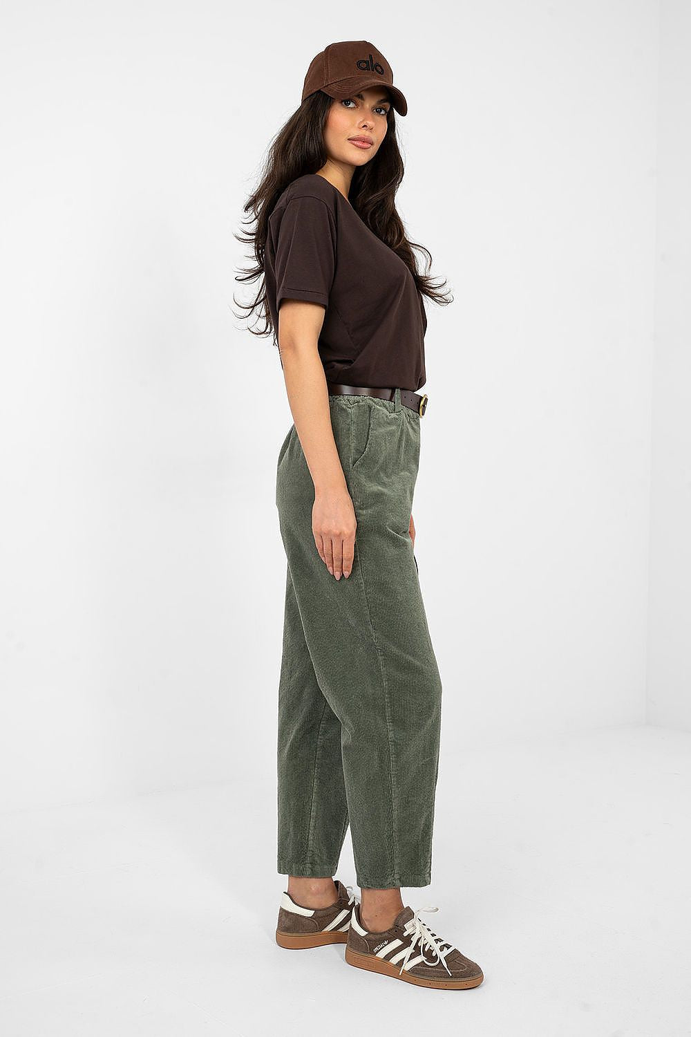  Pantalon en velours côtelé model 224054 Italy Moda 